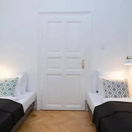 Apartment Comfortable And Quiet *
