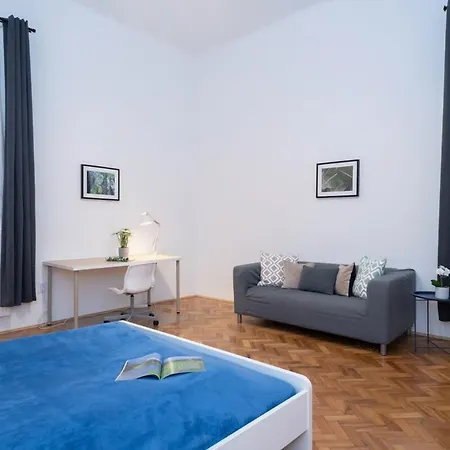 Comfortable And Quiet Apartment *