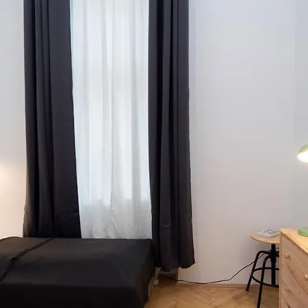 Comfortable And Quiet Apartment