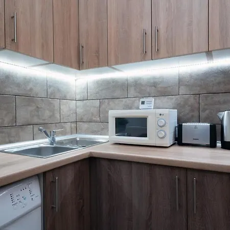 Comfortable And Quiet Apartment *