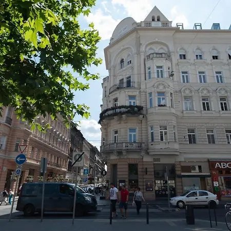 Comfortable And Quiet Apartment Budapest