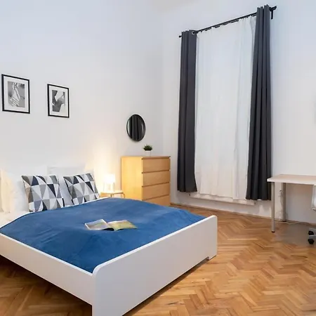 Comfortable And Quiet Apartment