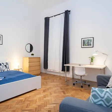 Comfortable And Quiet Apartment *